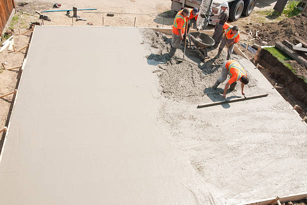 Best Commercial Concrete Contractor  in Winfield, MO